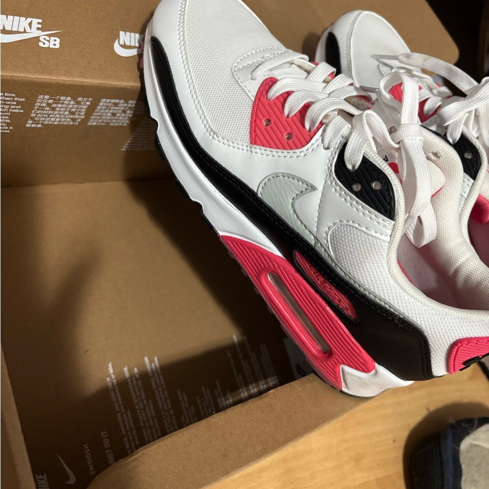 Nike Air Max White and Pink Sneakers